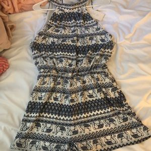 Sienna sky romper size Medium